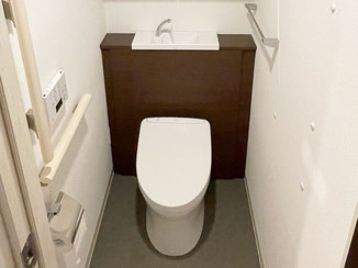 トイレリフォーム 水漏れを解消し、スッキリきれいになったトイレ